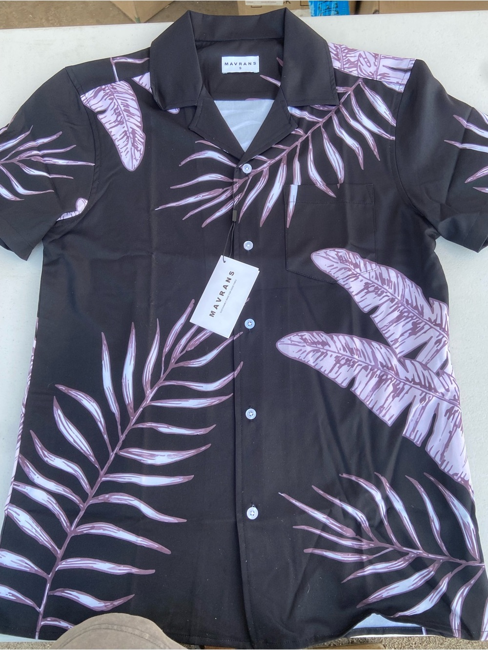 Mavrans Men's Black Short-Sleeve Button-Down Shirt with Pink Leaf Print